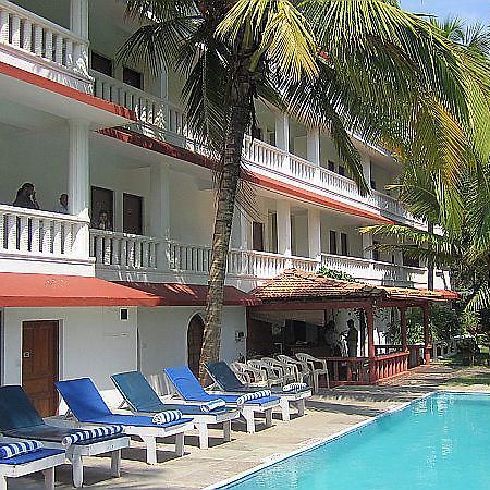 Kristal Sands Beach Resort Калангут Экстерьер фото